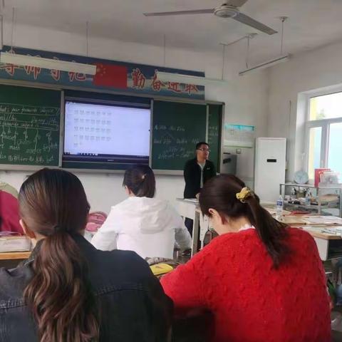 凝心聚力促教研，有效复习迎期末——马各庄小学期末部署会