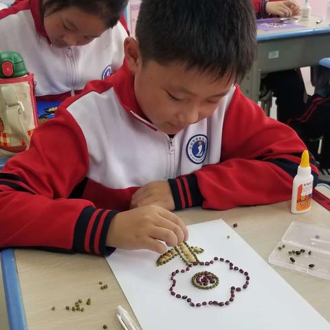 粮食巧变粘贴画