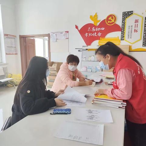 克一河镇党委组织委员深入诺敏山社区指导党建各项工作