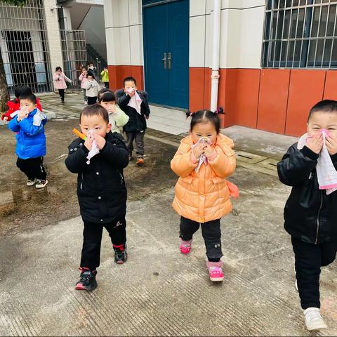 【学一点消防知识，添一份幸福平安】水山完小附属幼儿园消防演习