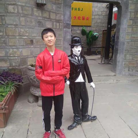 帅哥，集中营！