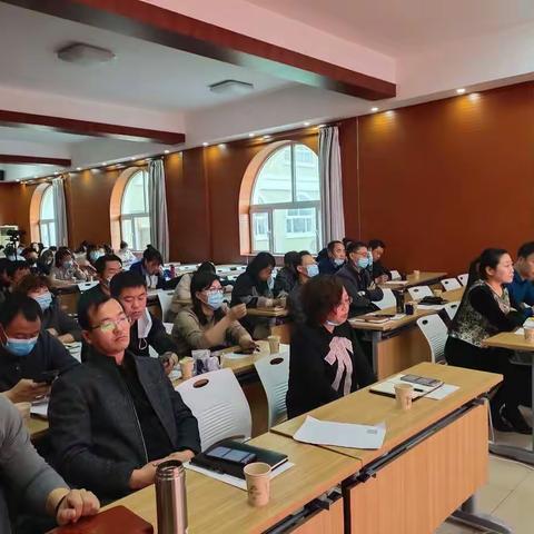 三尺讲台逐梦路，不负韶华显初心