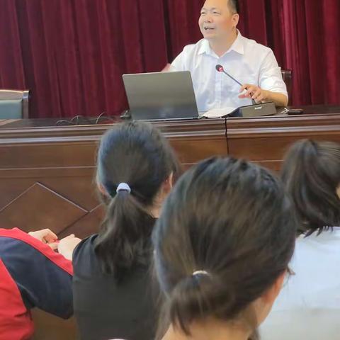 “踔厉奋进   勇创佳绩”——贵港市民族中学二模考后指导分析