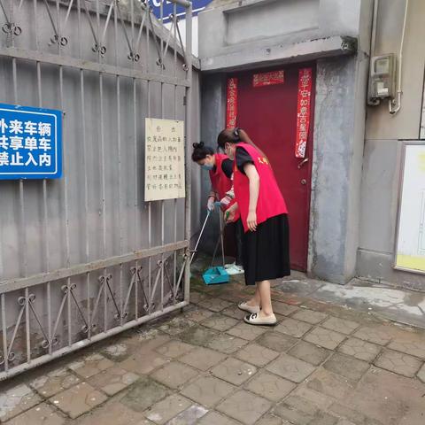 双龙社区开展周末清洁活动