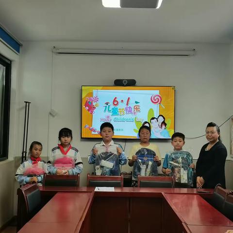 双龙社区开展“六一”儿童节慰问活动