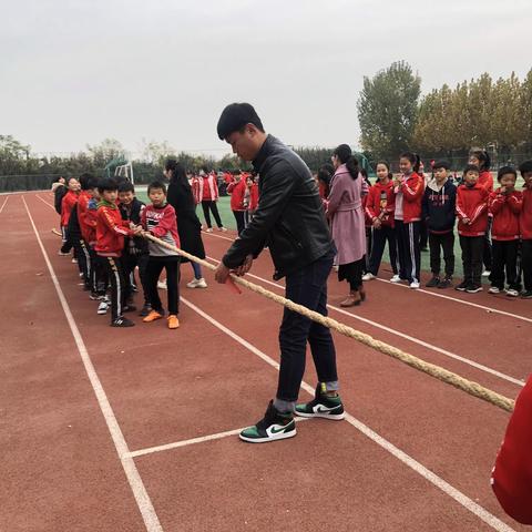 【孙堡营中心小学】——五年级拔河比赛精彩瞬间