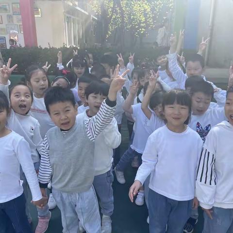 走进小学，感悟成长——南灵幼儿园大一班参观小学活动