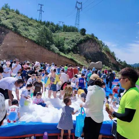 泡沫之夏亲子团建活动