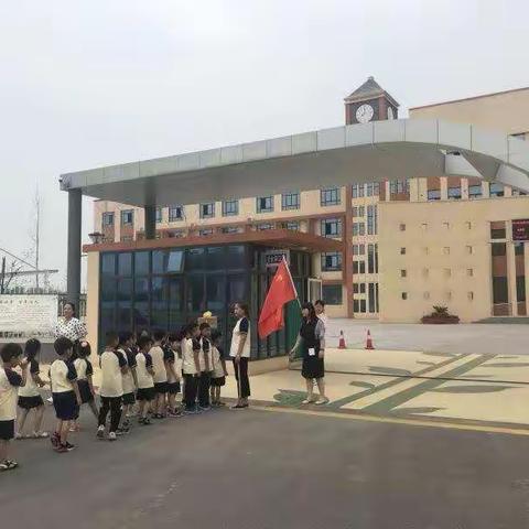 手牵手走进校园，心连心感悟成长——记修武县实验小学韩愈校区幼小衔接活动