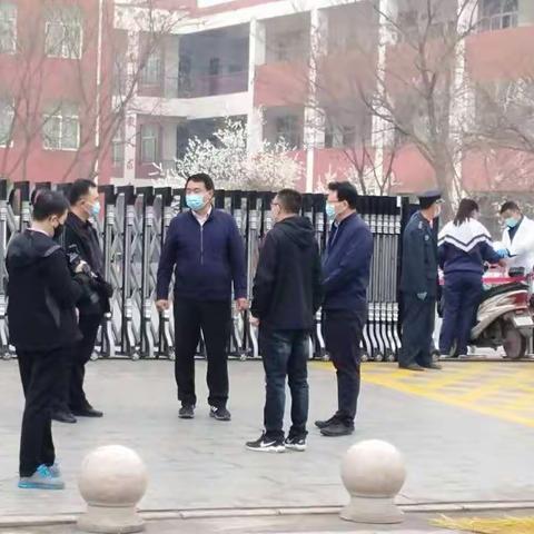 “悉心指导 殷殷期盼”——区长一行来我校视察开学复课工作