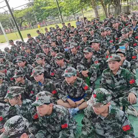 5月9日军训社会实践活动之毛毛虫竞技赛