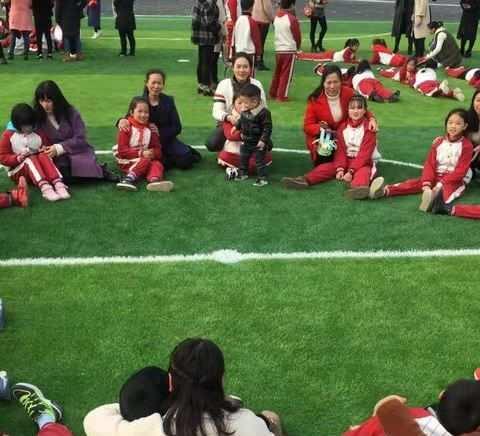 加强家校交流    共话生本教育