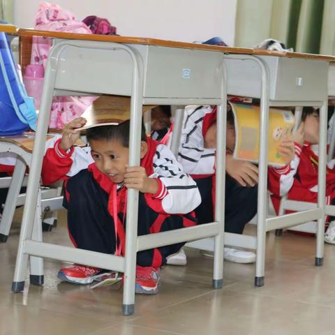 地震来了我不怕——肇庆市高要区第三小学开展防震减灾安全演练活动