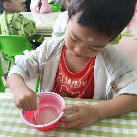 海口市桂林洋中心幼儿园中四班11月活动小记