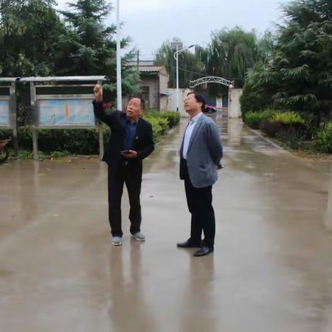 芮城县委常委、组织部部长杨建庭深入西陌镇卫生院调研