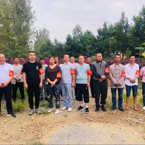 匡远街道永丰社区“三角梅扮靓文明城”志愿者服务活动