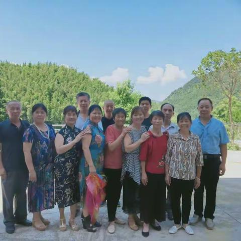 部分同学聚会于花石冲老家