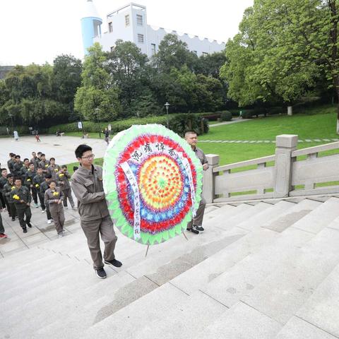 国网吉安供电公司开展清明祭奠革命英烈活动