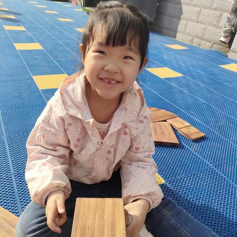 中三班，3月，4月女生选洗照片
