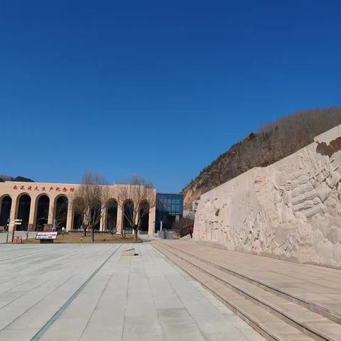 南泥湾三月行：在浮雕与山野间重读“自己动手，丰衣足食”