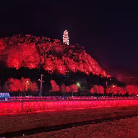 红色宝塔山面面观：三月延安的光与史