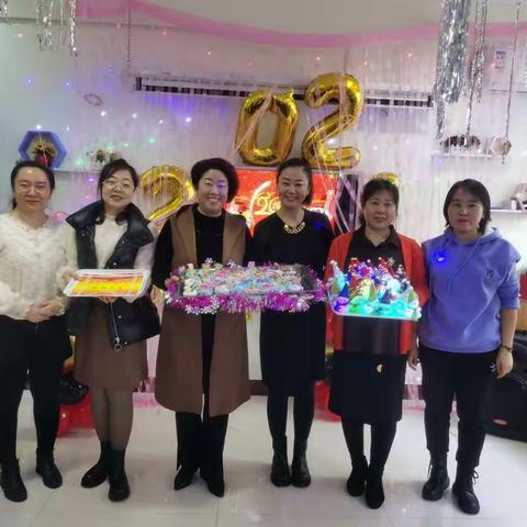 丫丫幼儿园阳光三班新年联欢会