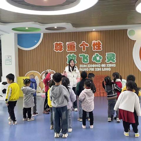 【趣味搭建 创造无限】——宁都县第三幼儿园户外游戏教研