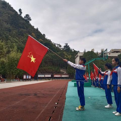 红领巾心向党  时刻争做好栋梁