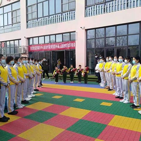 济南市中心医院白衣天使到天使之翼教育集团进行现场急救知识培训