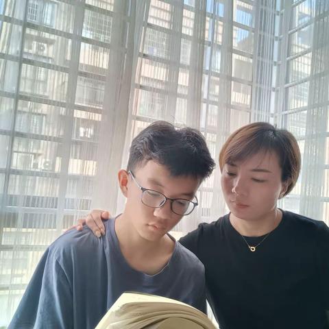 “长夏读书正当时，减负增效助双减”——初一语文暑假读书作业线上检查及优秀作业展示