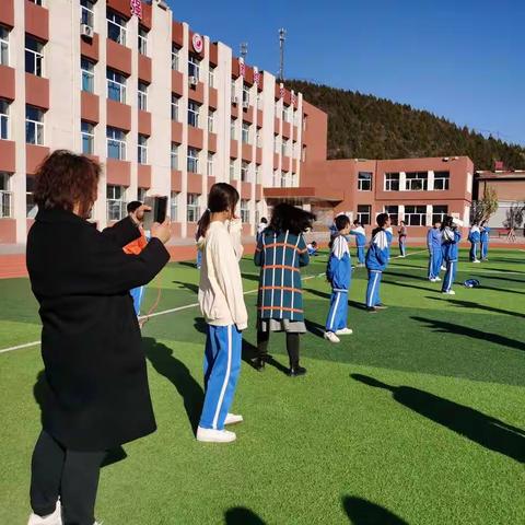 承德市第十二中学八年级跳绳比赛