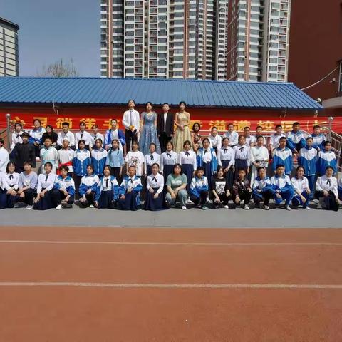 心灵徜徉书海  墨香溢满校园