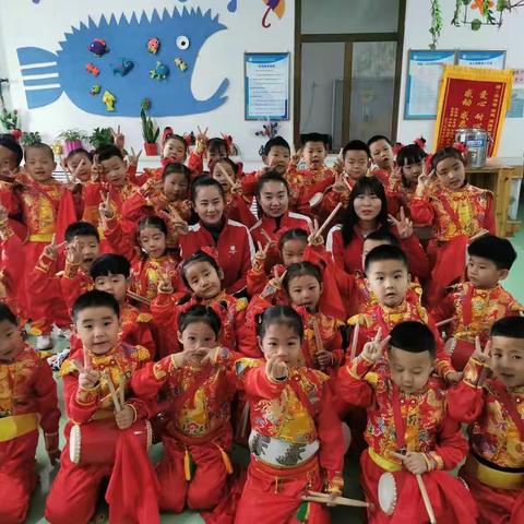 大保当第一幼儿园“巧剪窗花·喜迎新年”大四班家长半日开放活动