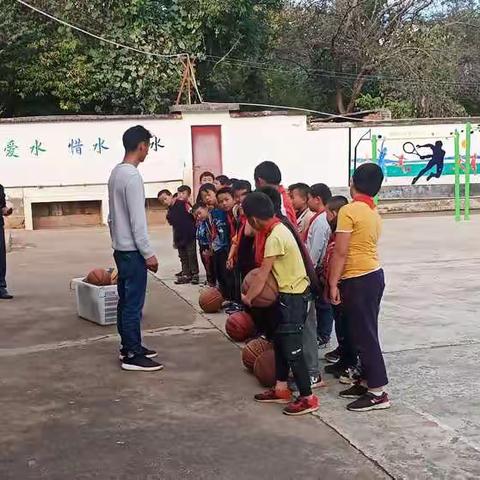 龙庆关小学2019学年上学期课外活动剪辑