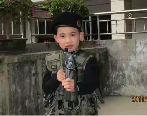 煜哥，生日快乐！学习进步！天天开心快乐！