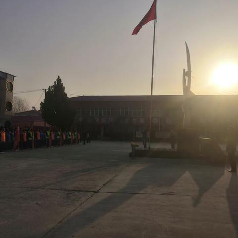 拳拳赤子心，悠悠爱国心———记城关乡第一中学教育集团黄陵镇中校区第七周升国旗仪式