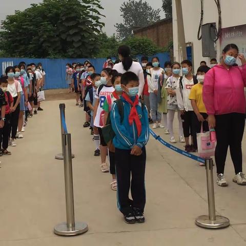 桥西教育疫情防控之——教育局到我校督导开学工作