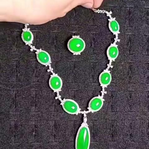 收藏级翡翠戒面欣赏