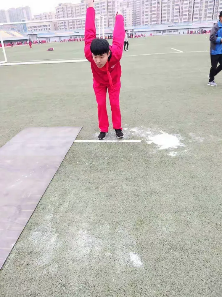 立定跳远项目，我们志在必得！