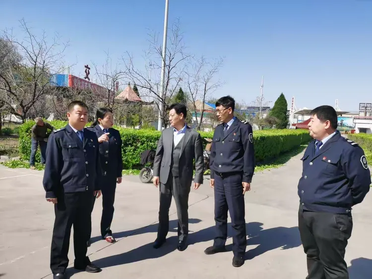 吕梁南高速管理公司党委书记,董事长王占军莅临交城收费站指导工作