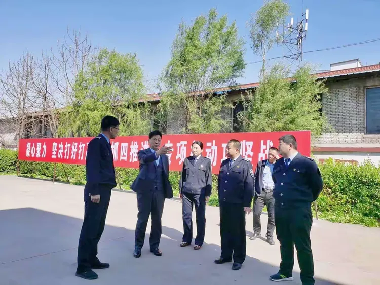 吕梁南高速管理公司党委书记,董事长王占军莅临交城收费站指导工作