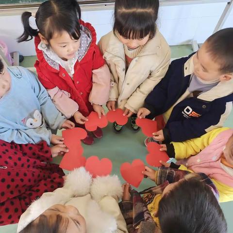 “感恩从心开始，让爱温暖彼此”——梅川镇居杠幼儿园感恩教育活动