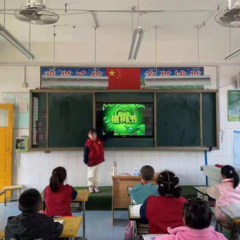 “拥抱春天，呵护绿色”——石佛镇小学少先队植树节活动