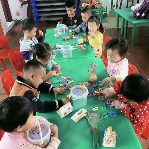 小班的小可爱们