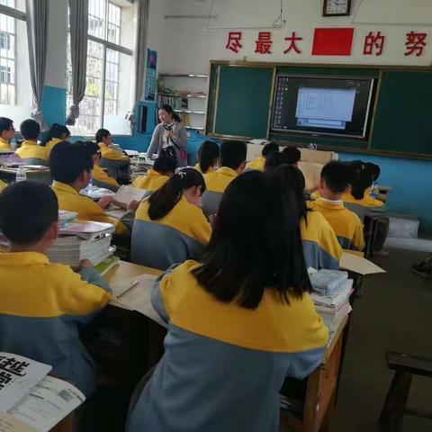 摄下生命中花开的瞬间一一特级教师靖安县三中张艳老师在双溪中学示范课记实