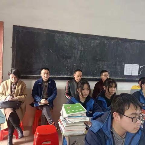 提质减负，教研在先行（二）——靖安县教体局教研室在双溪中学进行推门听课活动