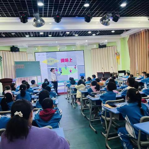 新鹰小学“名师走课”活动彰显语文风采