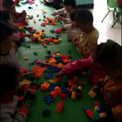 小哈佛幼儿园小一班成长记