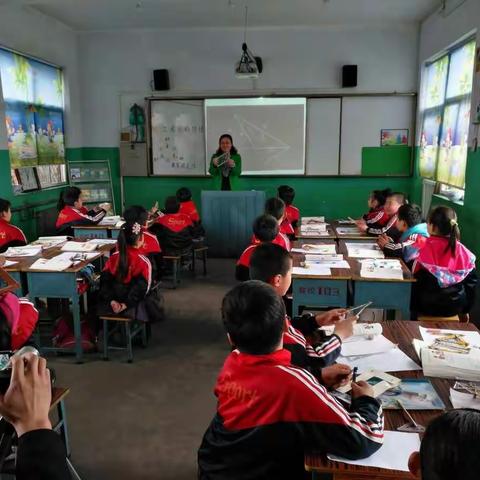 实干郊区一一马厂联校故驿小学教学课堂展示课如期进行。