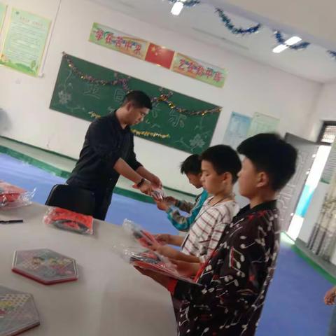 沈丘县东城回民中学希望之家学生非常感谢🙏社会爱心❤人士捐赠的衣服…